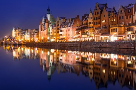 Old town of Gdansk at night